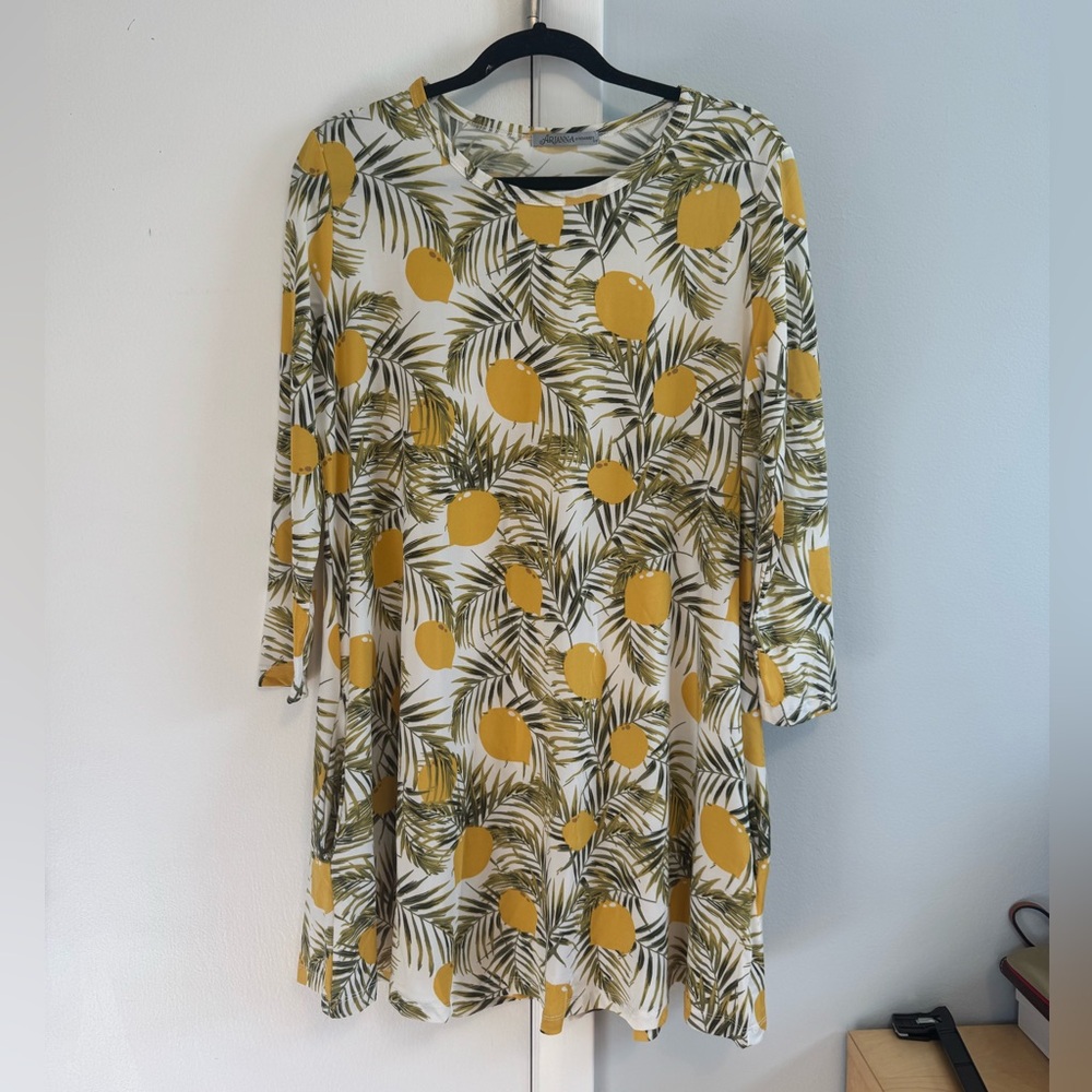 lemon Print Women's dress. Size small/medium